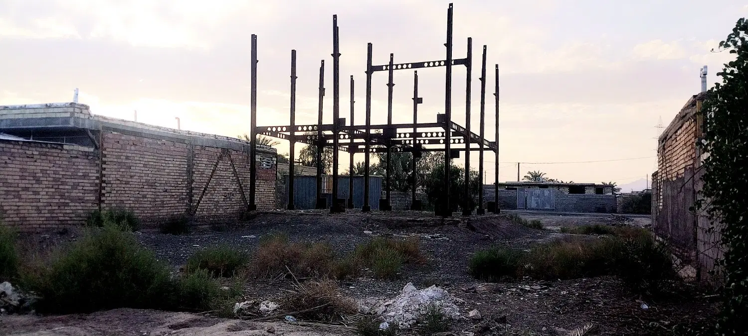 زمین با اسکلت دو طبقه