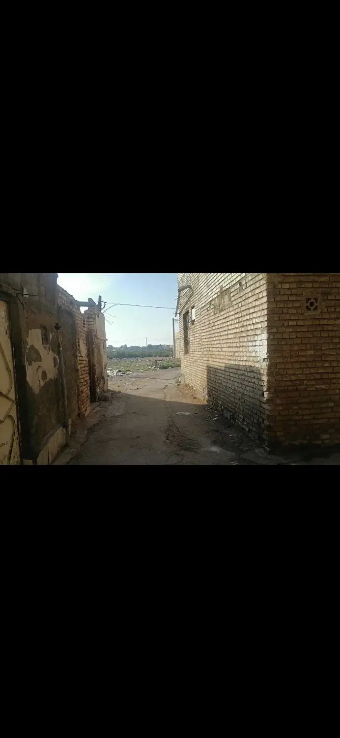 زمین جمشید اباد ۷۵متر.