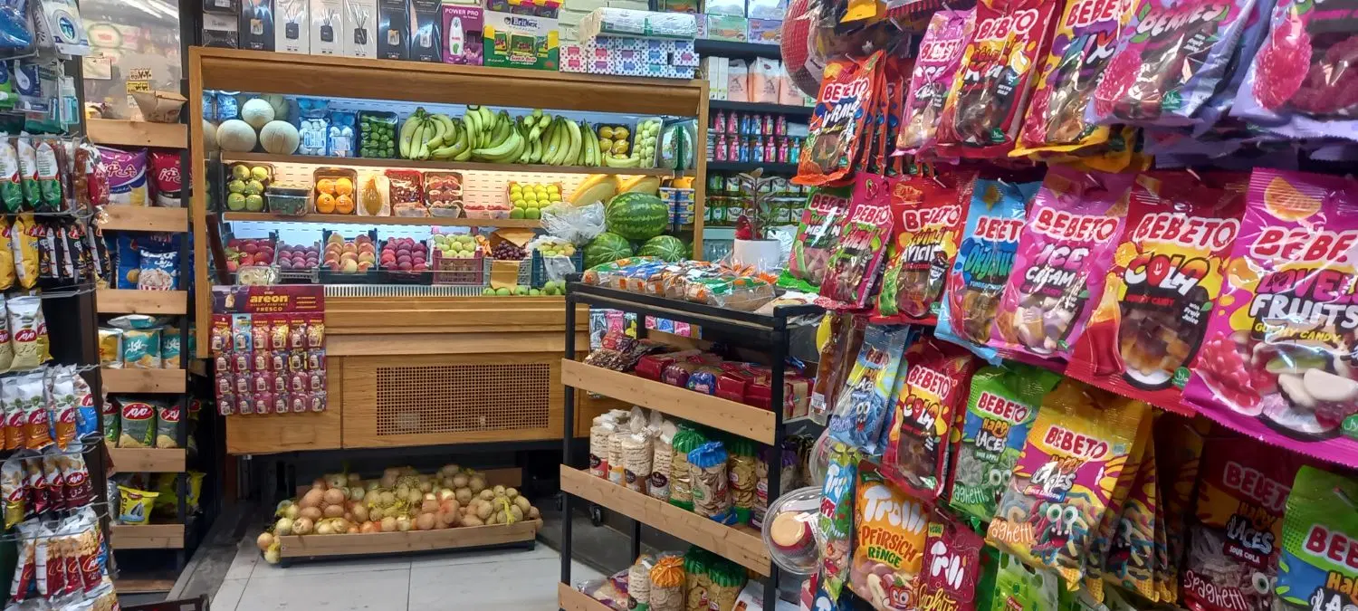 قسمتی از سوپر مناسب پت شاپ در فرشته