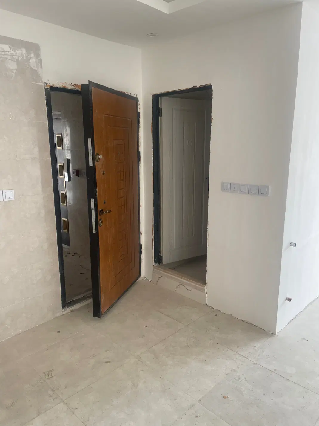 اپارتمان ۱۰۷ متری کمربندی شرقی