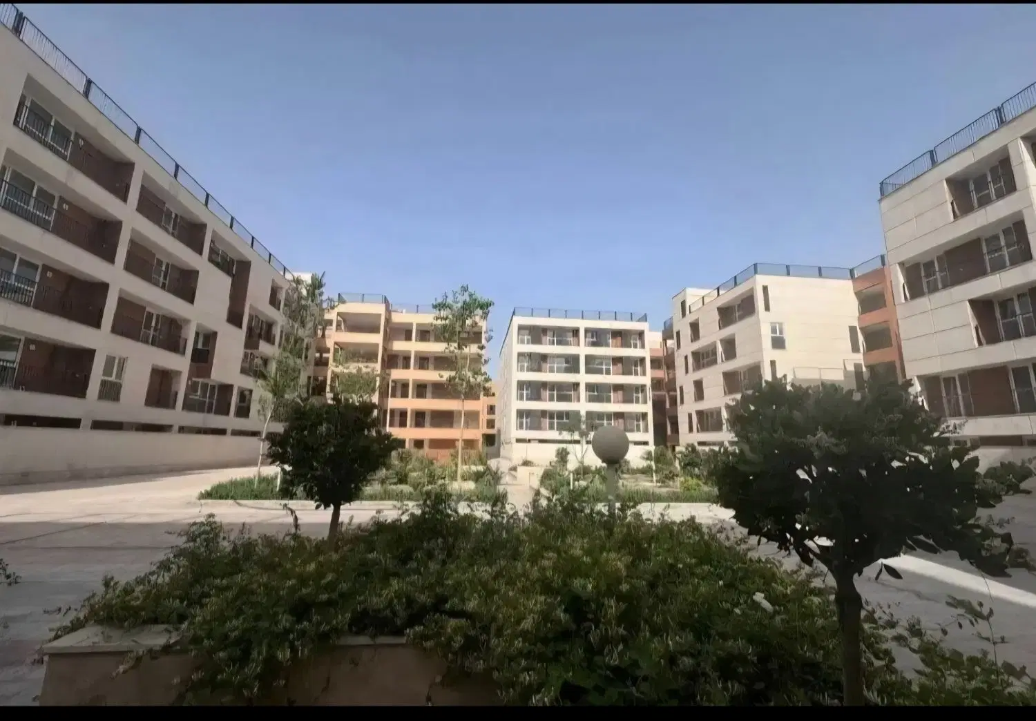 رهن کامل ۱۱۲ متر خوش‌نور  مرکز شهر اندیشه