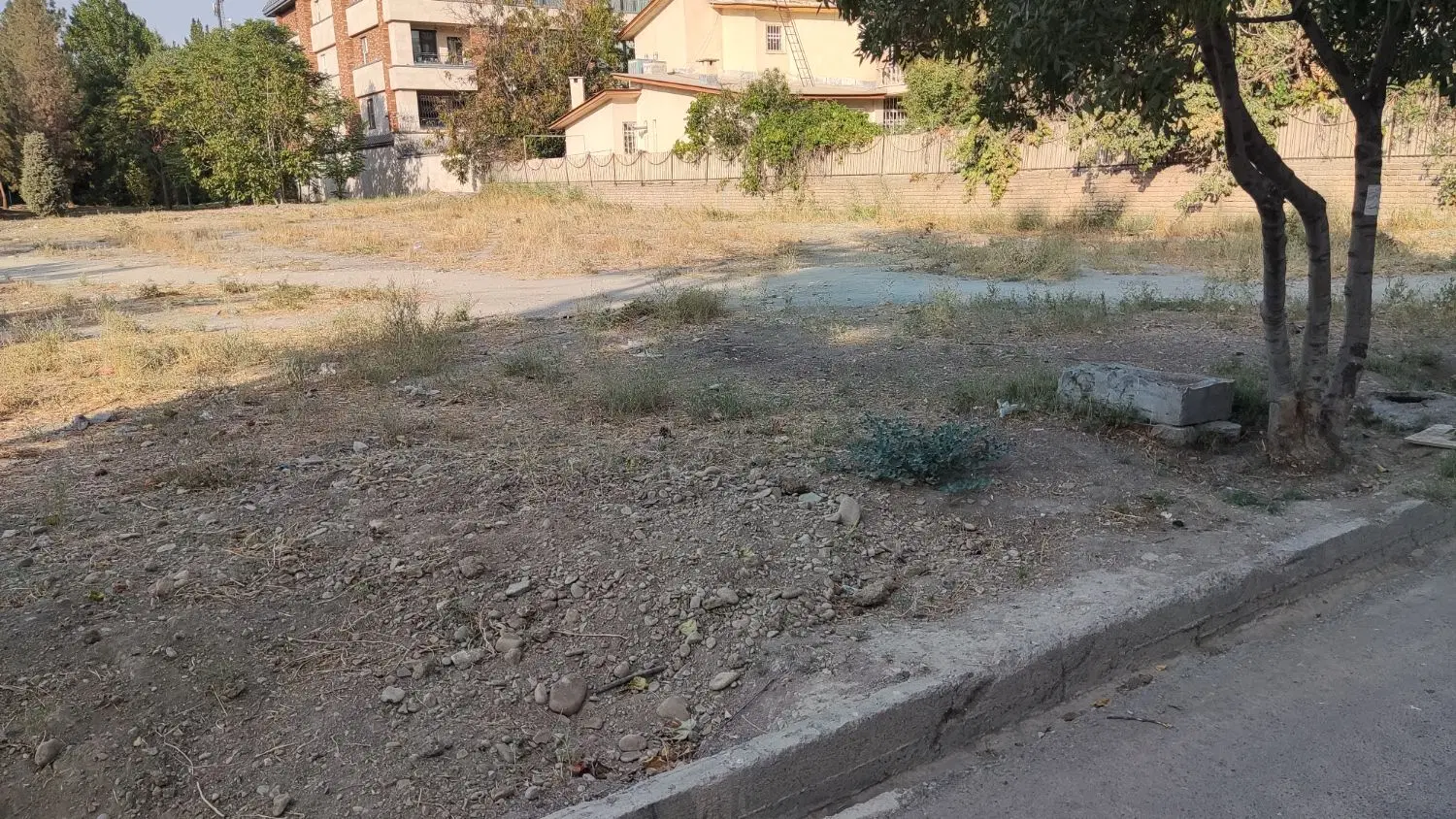 زمین با موقعیت بسیار خوب