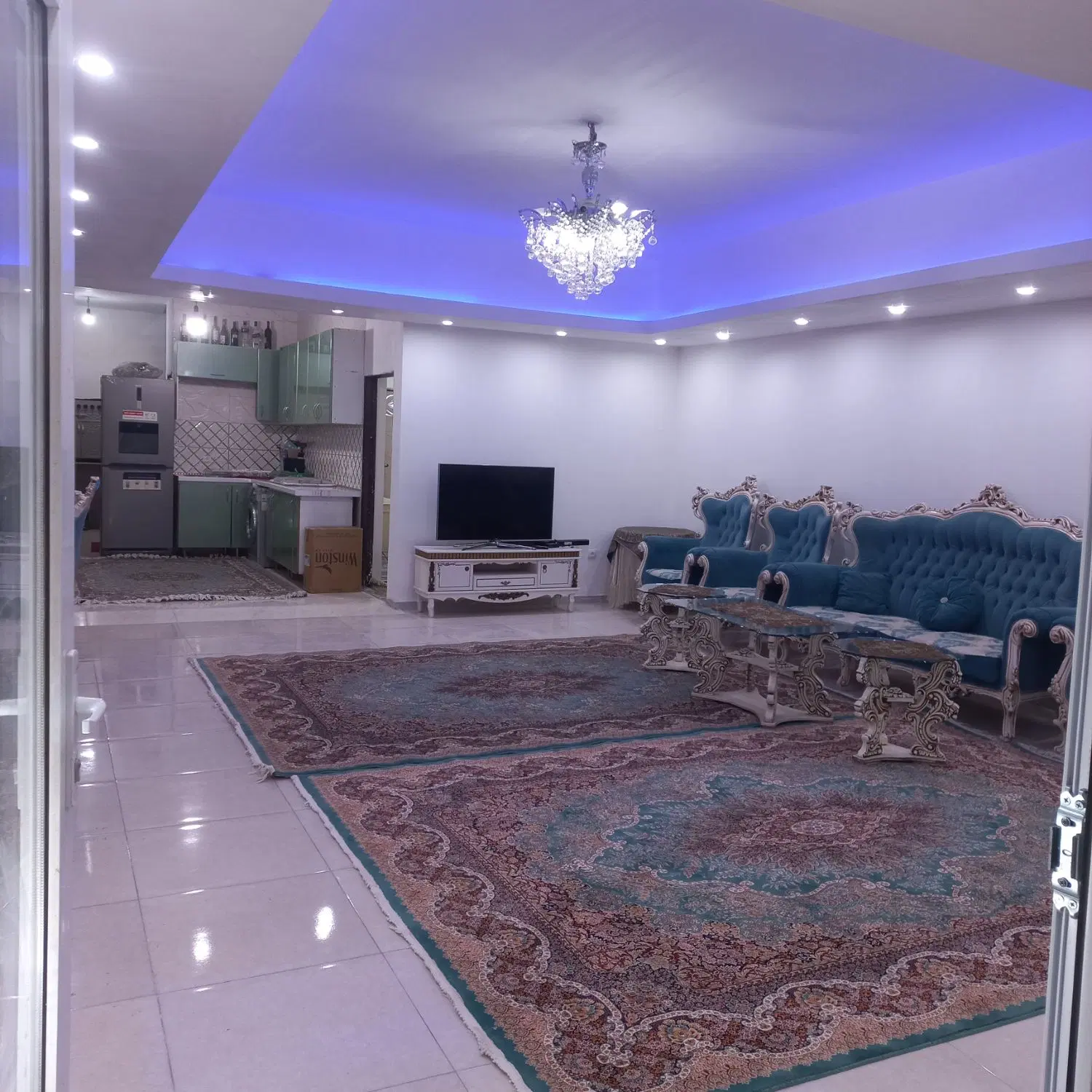 ۸۵متری باسند