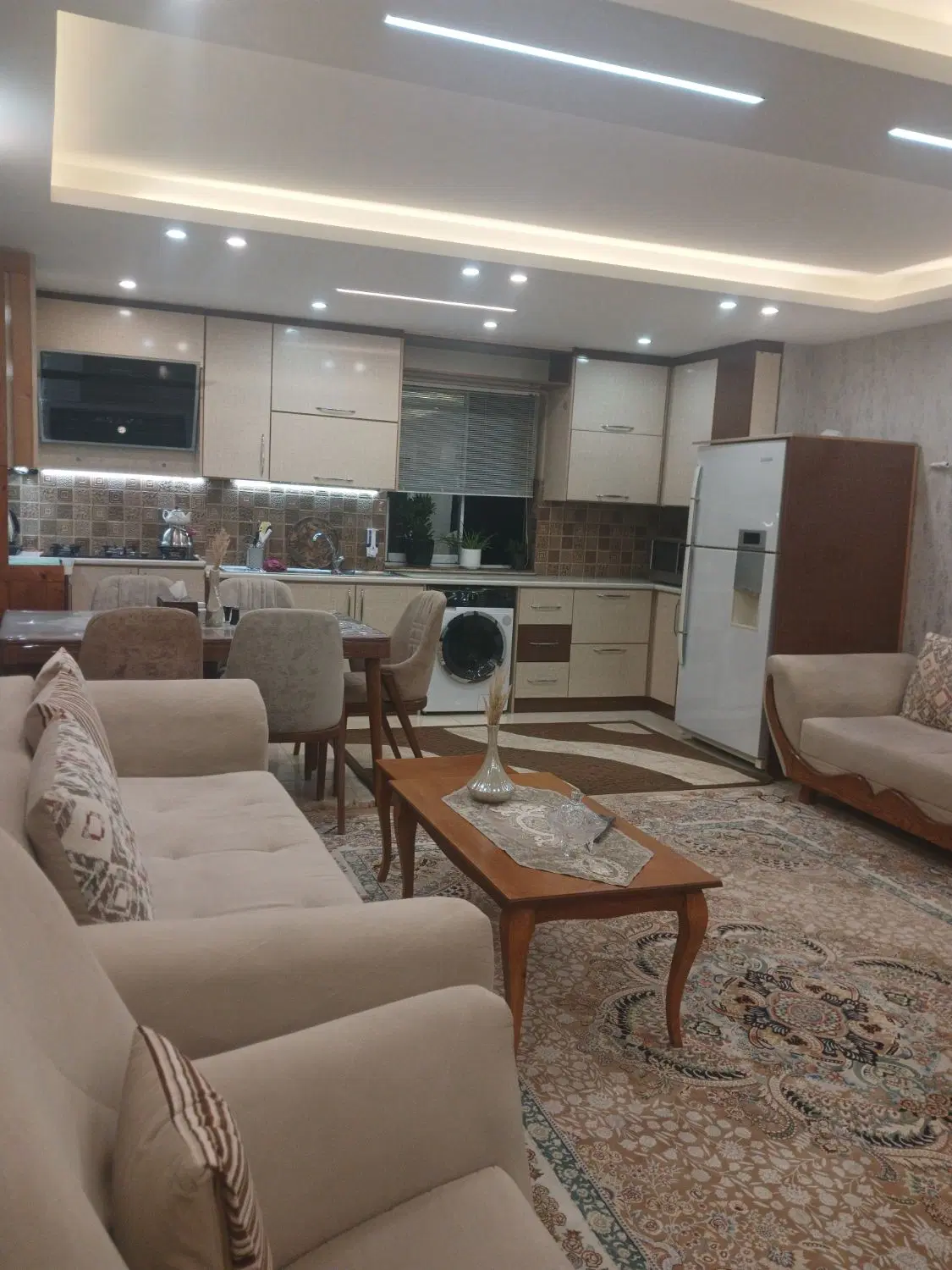 آپارتمان ۹۰متری سند دار تک واحدی پارکینگ اختصاصی