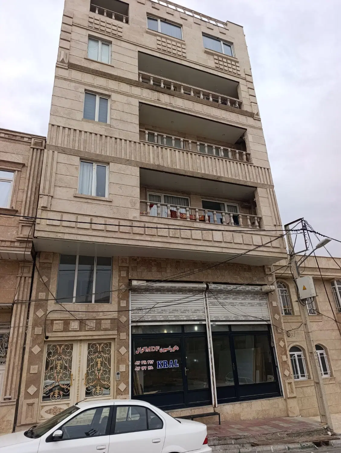 اپارتمان 155 متری تک واحده بر خیابان بهارستان