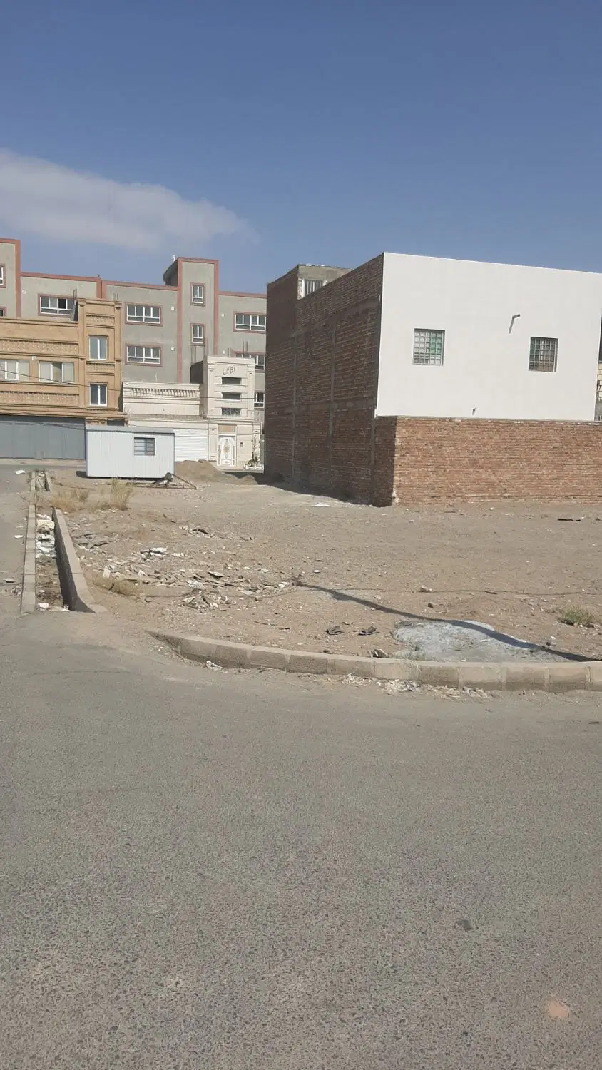 زمین غدیرشهر فاز یک دونبش