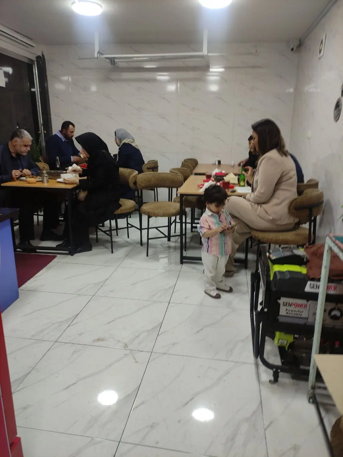 اجاره مغازه چایکنار