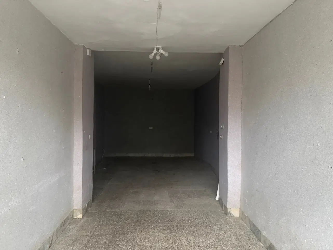 زمین گاراژی با ۲ عدد مغازه