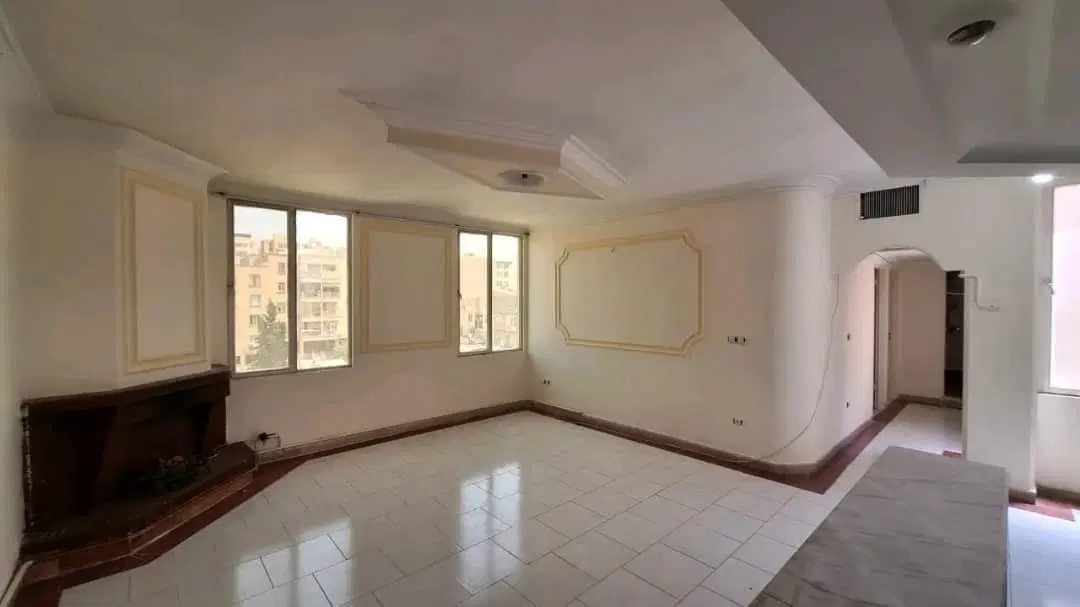 آپارتمان ۸۱ متری دو خواب رو به نما