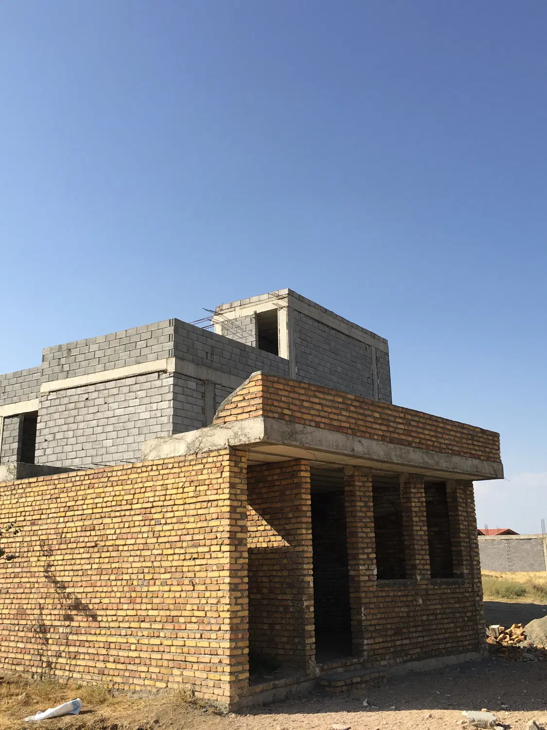 اسکلت نیمه کاره ولنده ۱۳ ابان