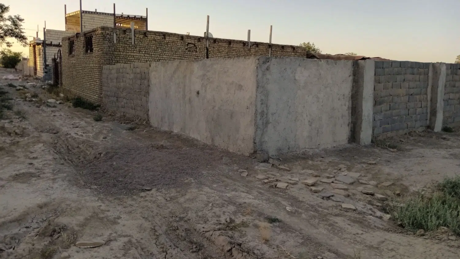 زمین فروشی