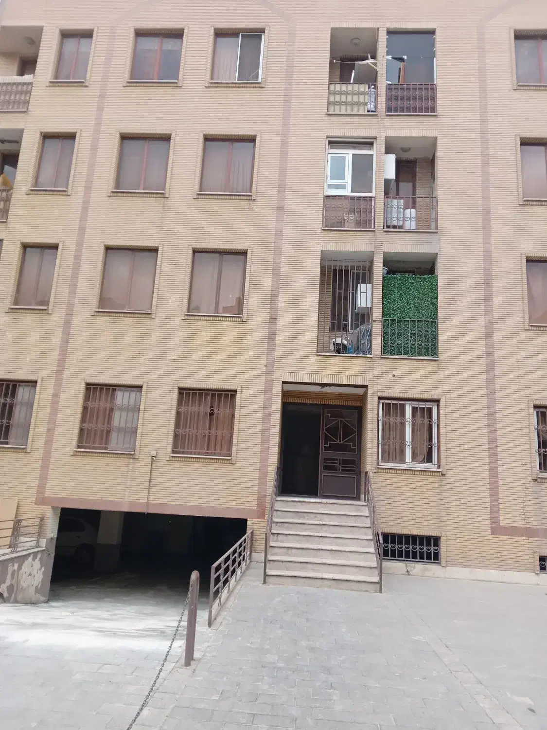 ۷۱متری دوخواب هم کف پارکینگ دار