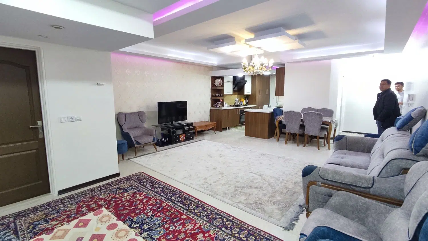 90متر2خ_پونک همیلا_ بن بست رز_ فول امکانات_بازسازی