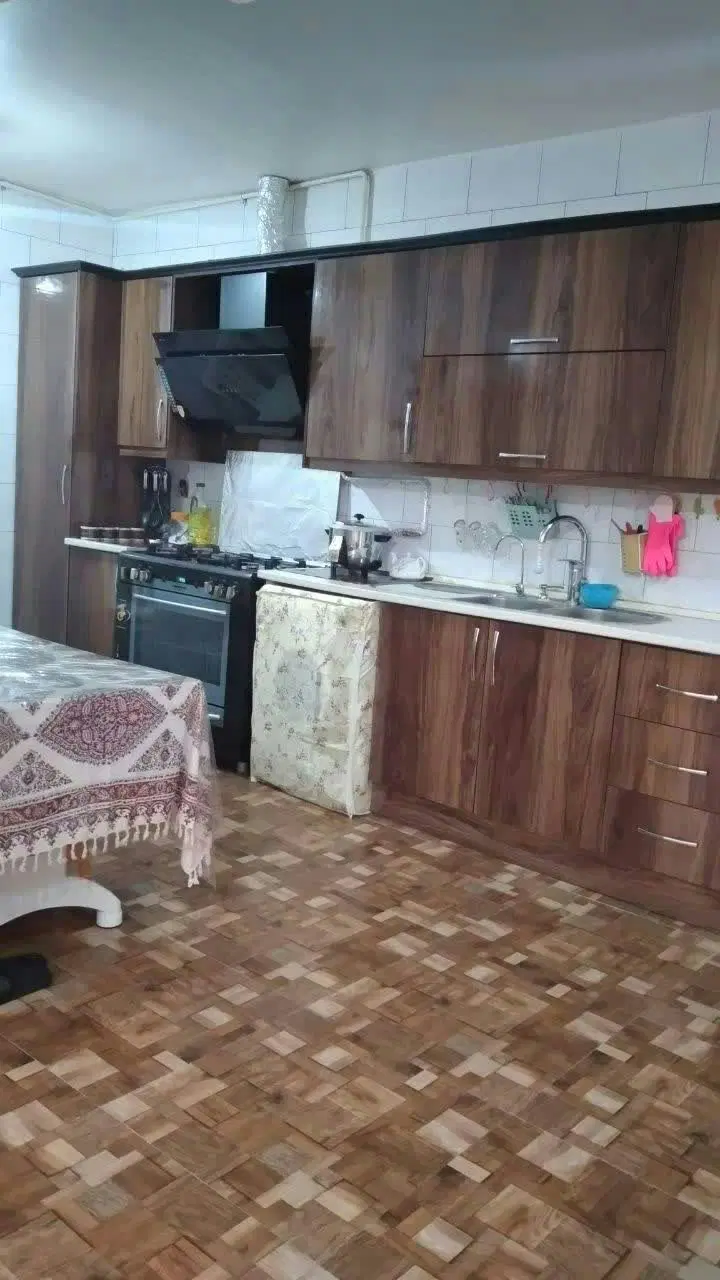رهن ۹۰۰ وراهن وکرایه ۵۰۰ جلو وماهی ۱۰ میلیون فوری