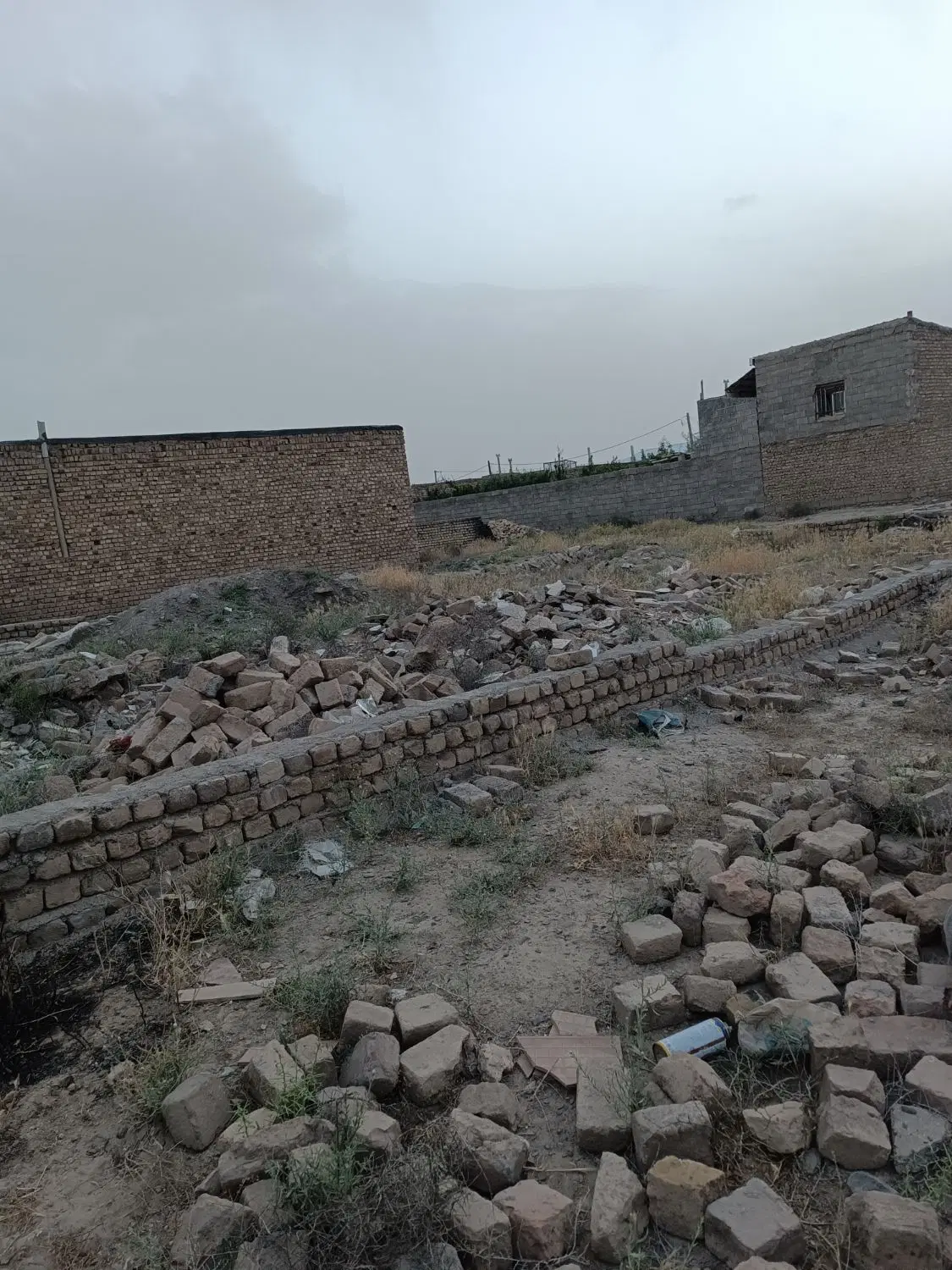 زمین فروشی
