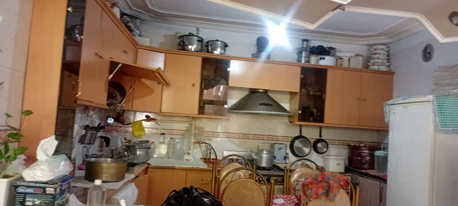 حیاط ویلایی سه طبقه در مرکز تبریز