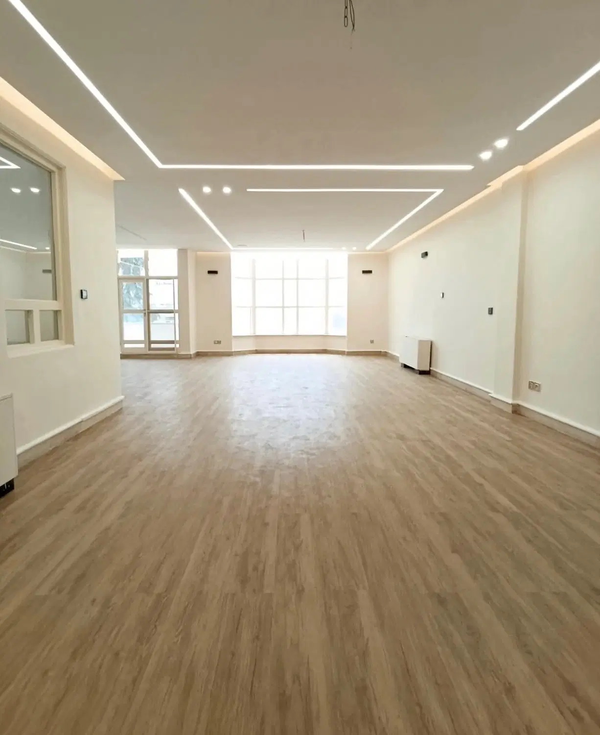 واحد نوساز ۱۲۵ متری با دوپارکینگ اختصاصی