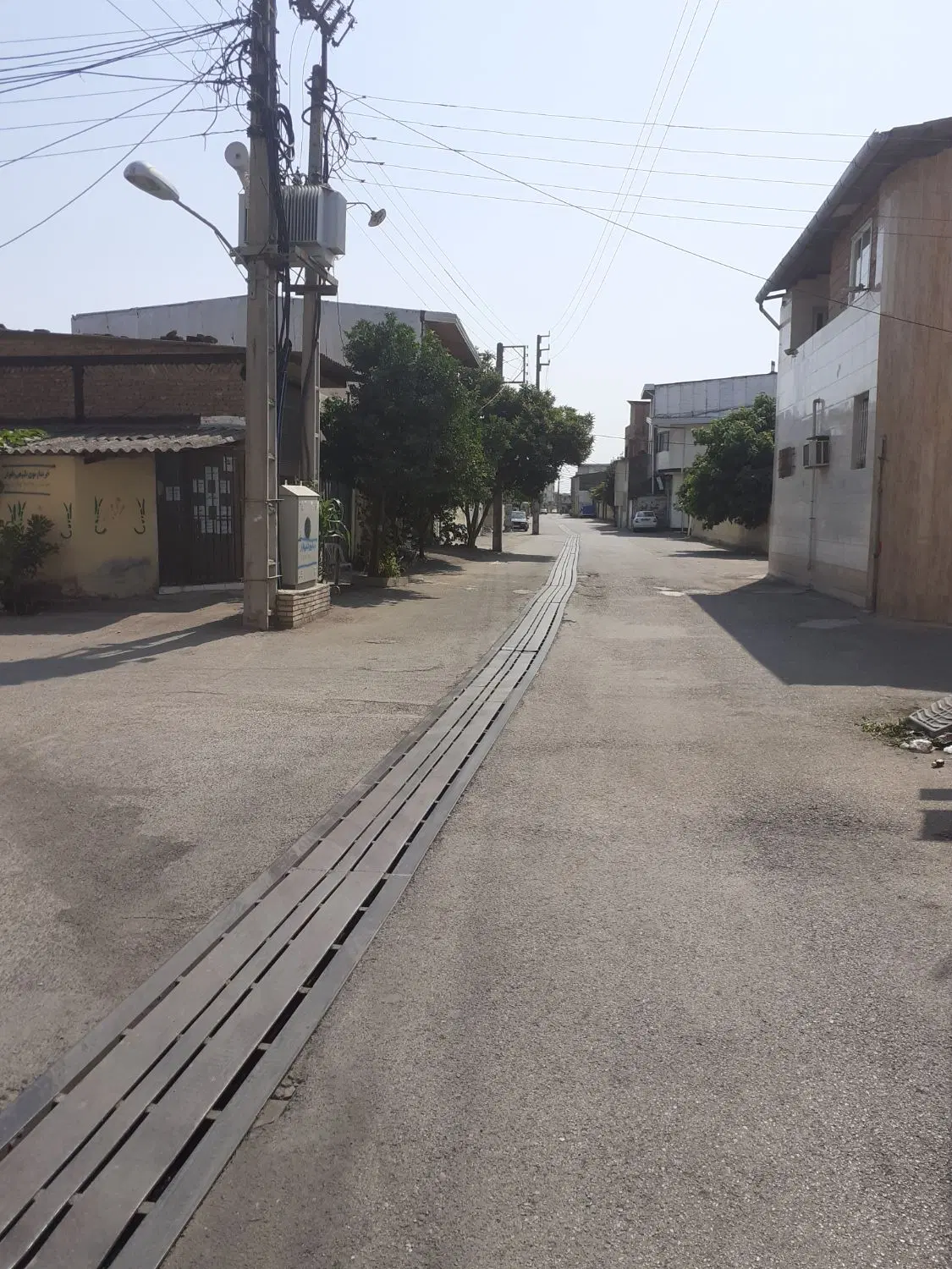 زمین داخل بافت مسکونی در خیابان ۲۲بهمن