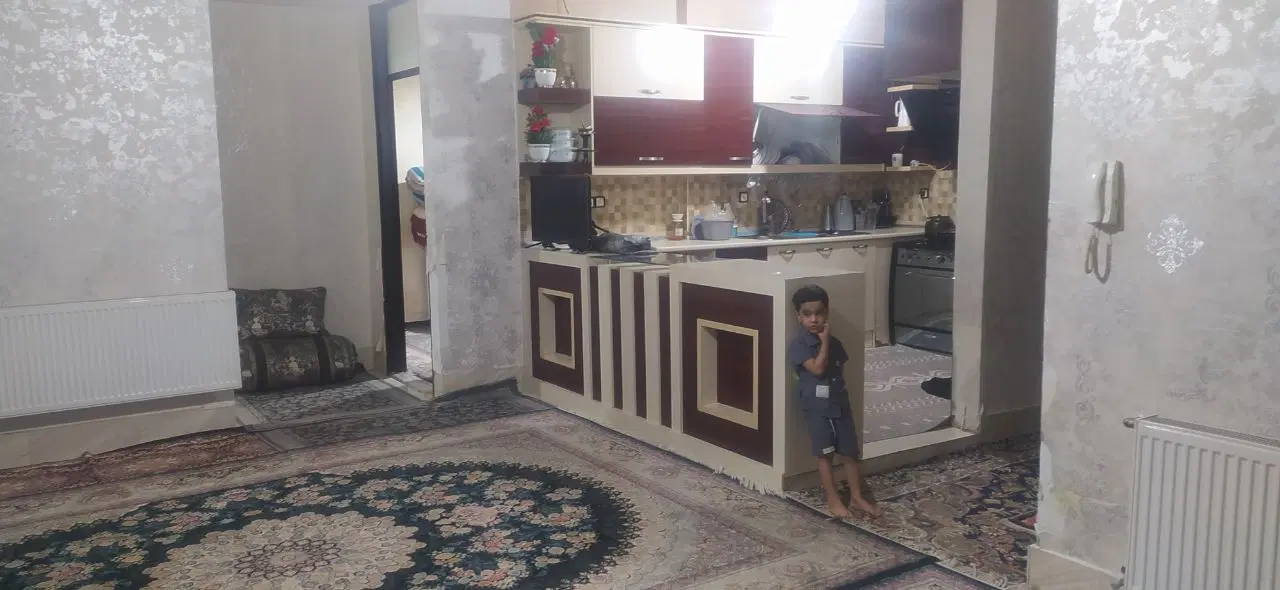 واحد ۹۰ متر تقاطع شورا و ۲۲ بهمن