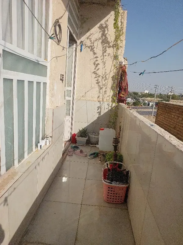 واحد ۱۰۰ متری در دولت شرقی