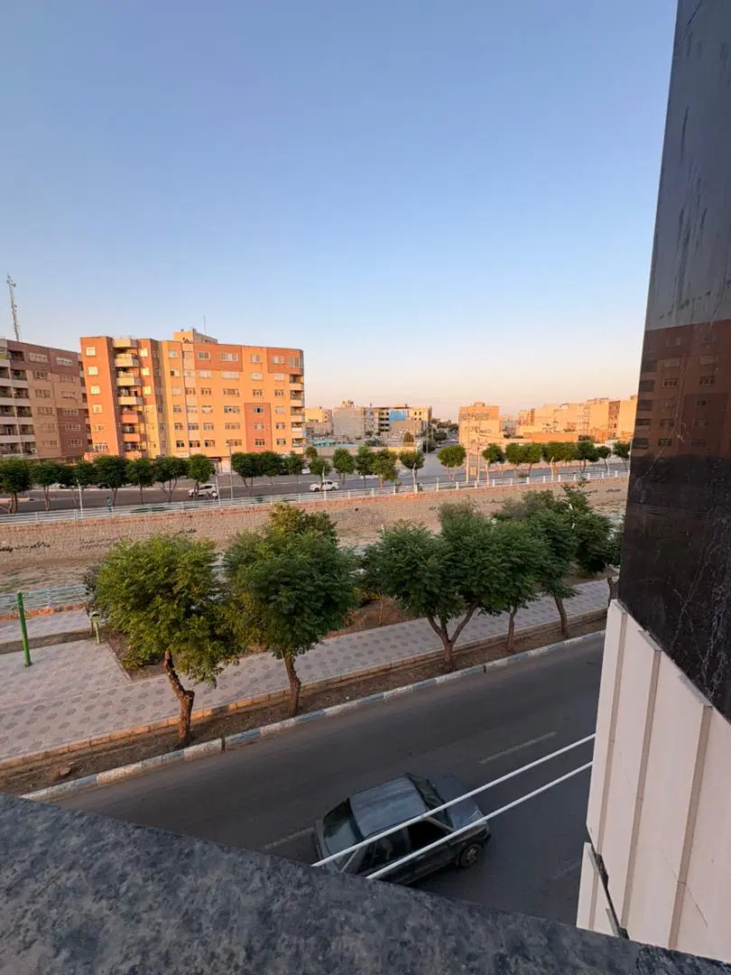 آپارتمان نوساز بر سیلابی