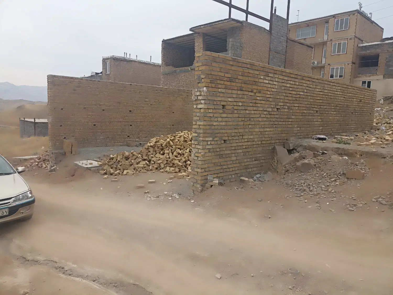زمین سورازه سرخه دزج