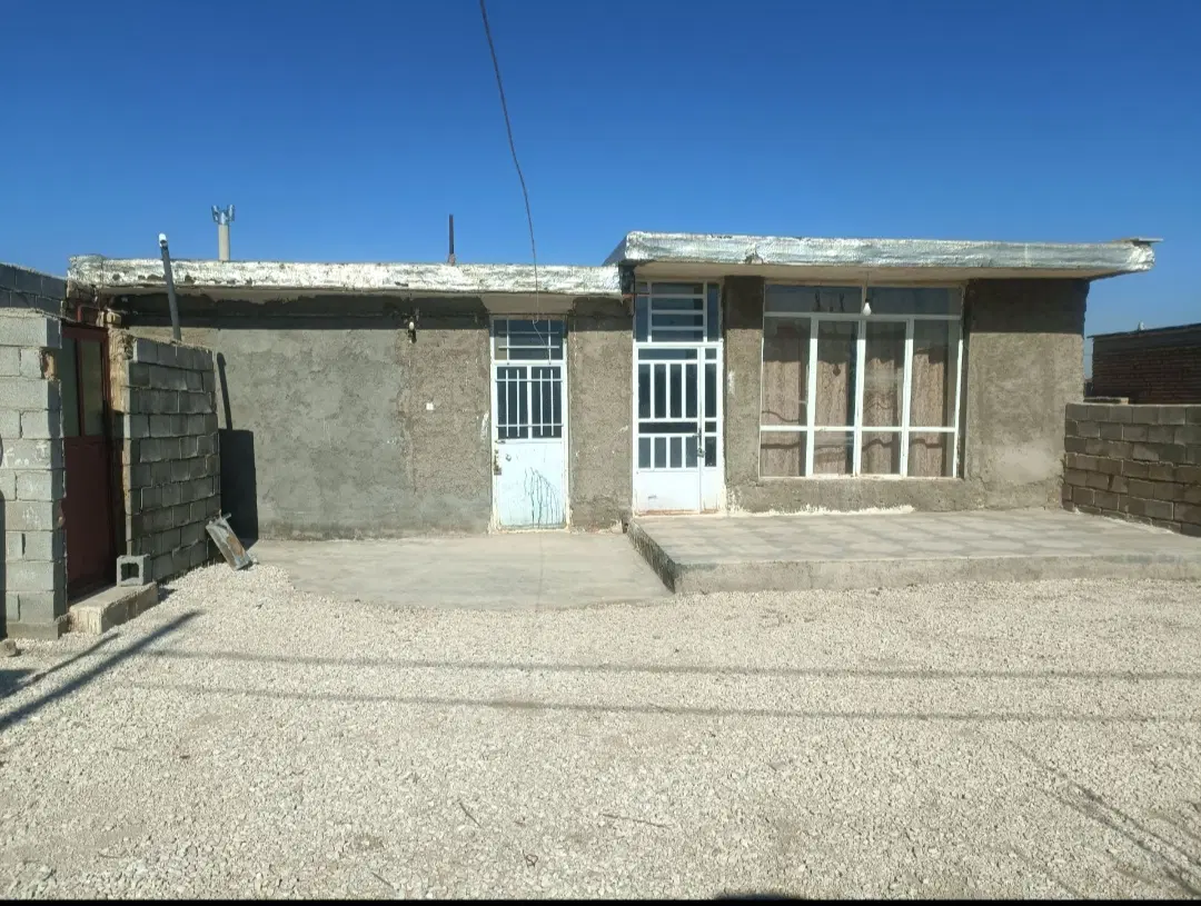 دامداری و خانه مسکونی چاهسرخ زرقان