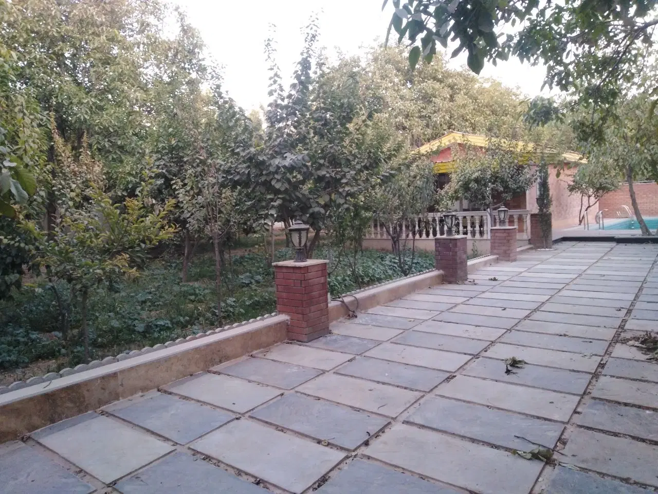 ویلا باغ شیک و دنج یک ساعت فاصله تا تهران