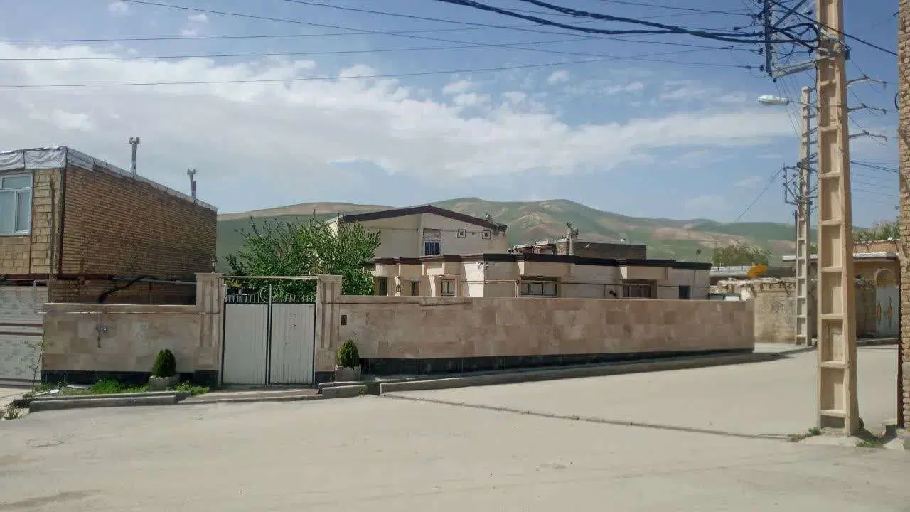 حیاط ویلایی مسکونی