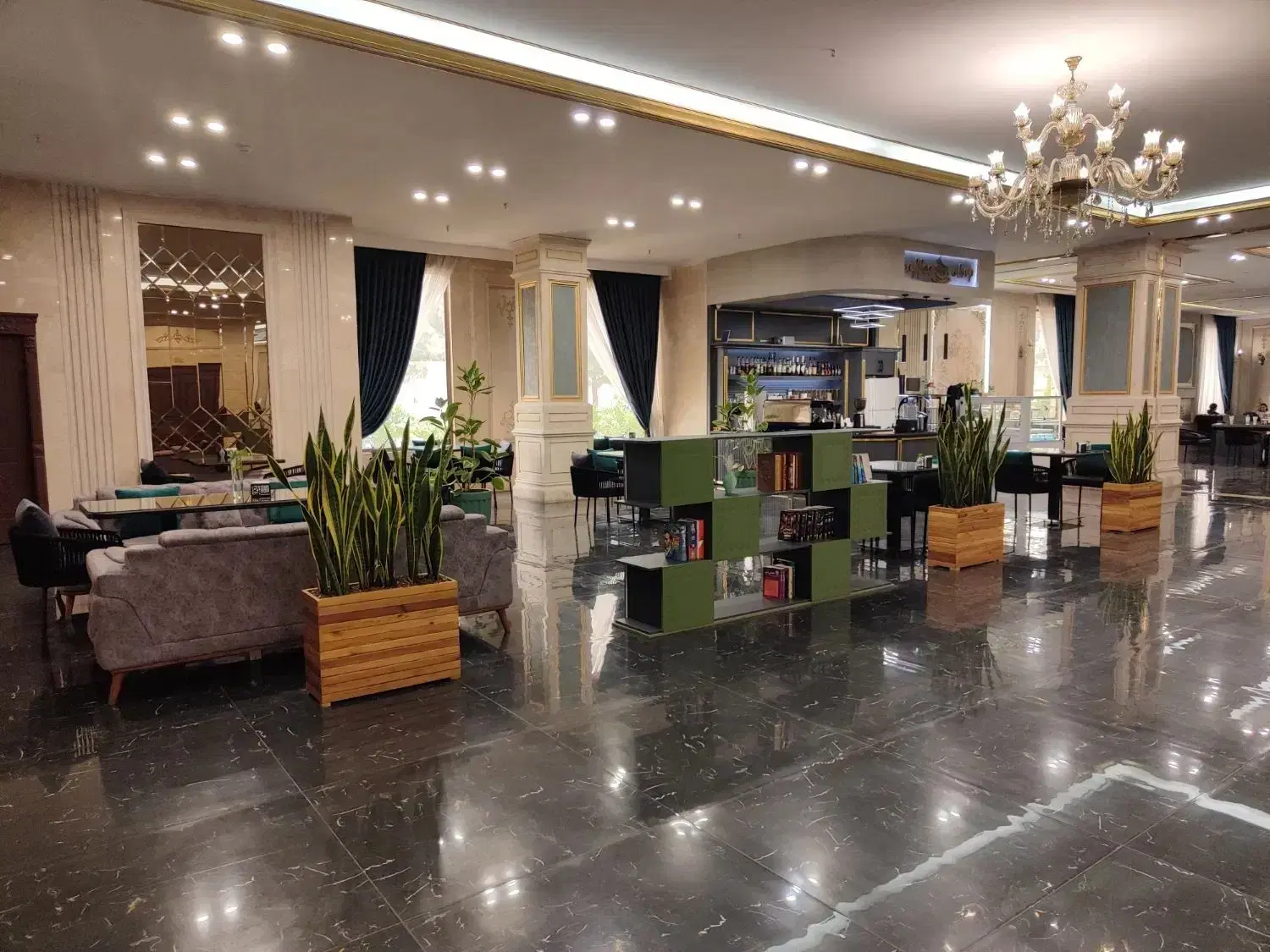 کف قیمت بازار_بی واسطه_RONIKA_ برج قربانی۸۵متر