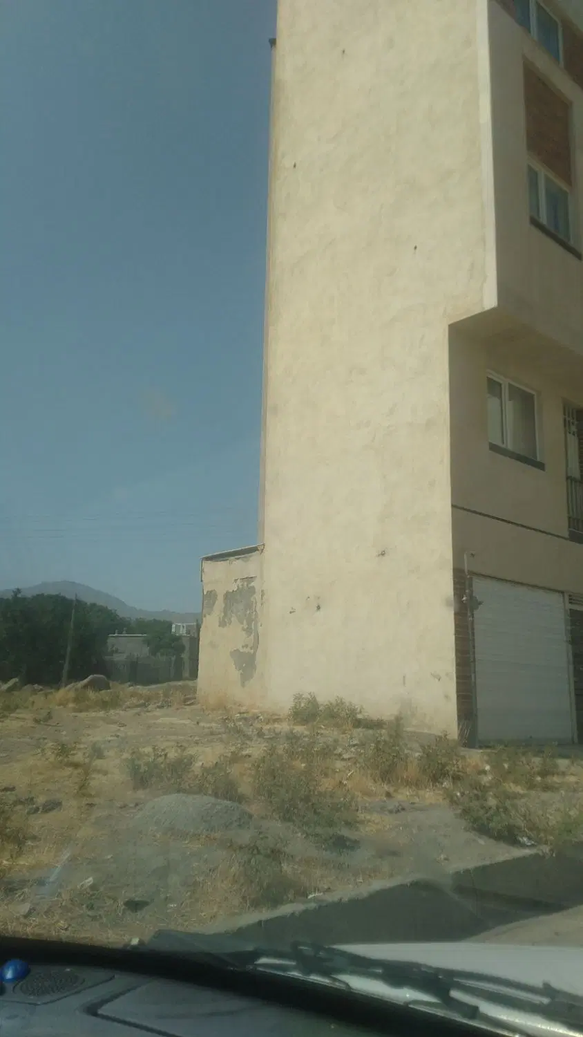 زمین مسکونی ۲۰۰