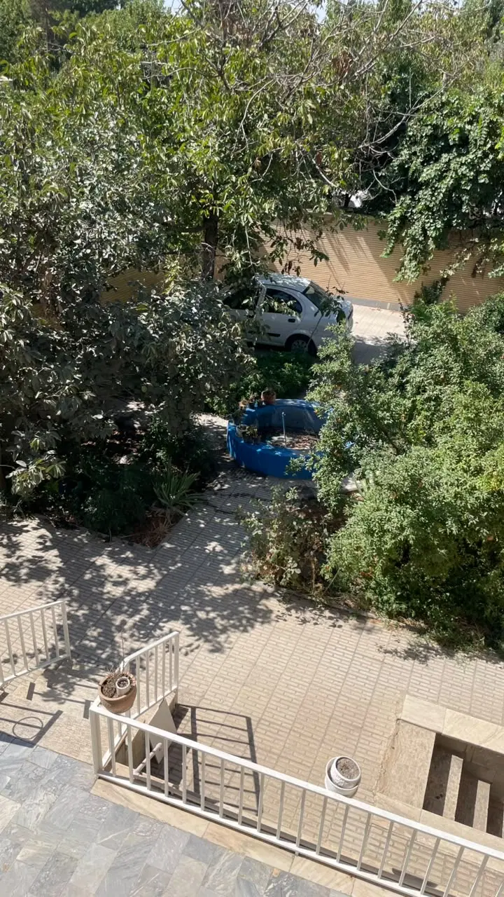 گلستان یکم. ویلایی دوبلکس . حیاط دربست