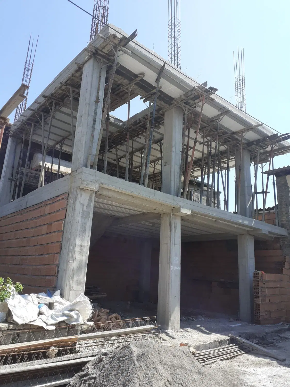 خونه دوبلکس دربست نیمه کاره