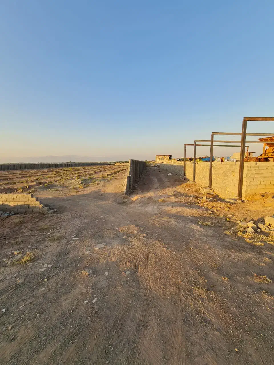 فروش زمین در قطعات ۵۰۰ و ۱۰۰۰ متری