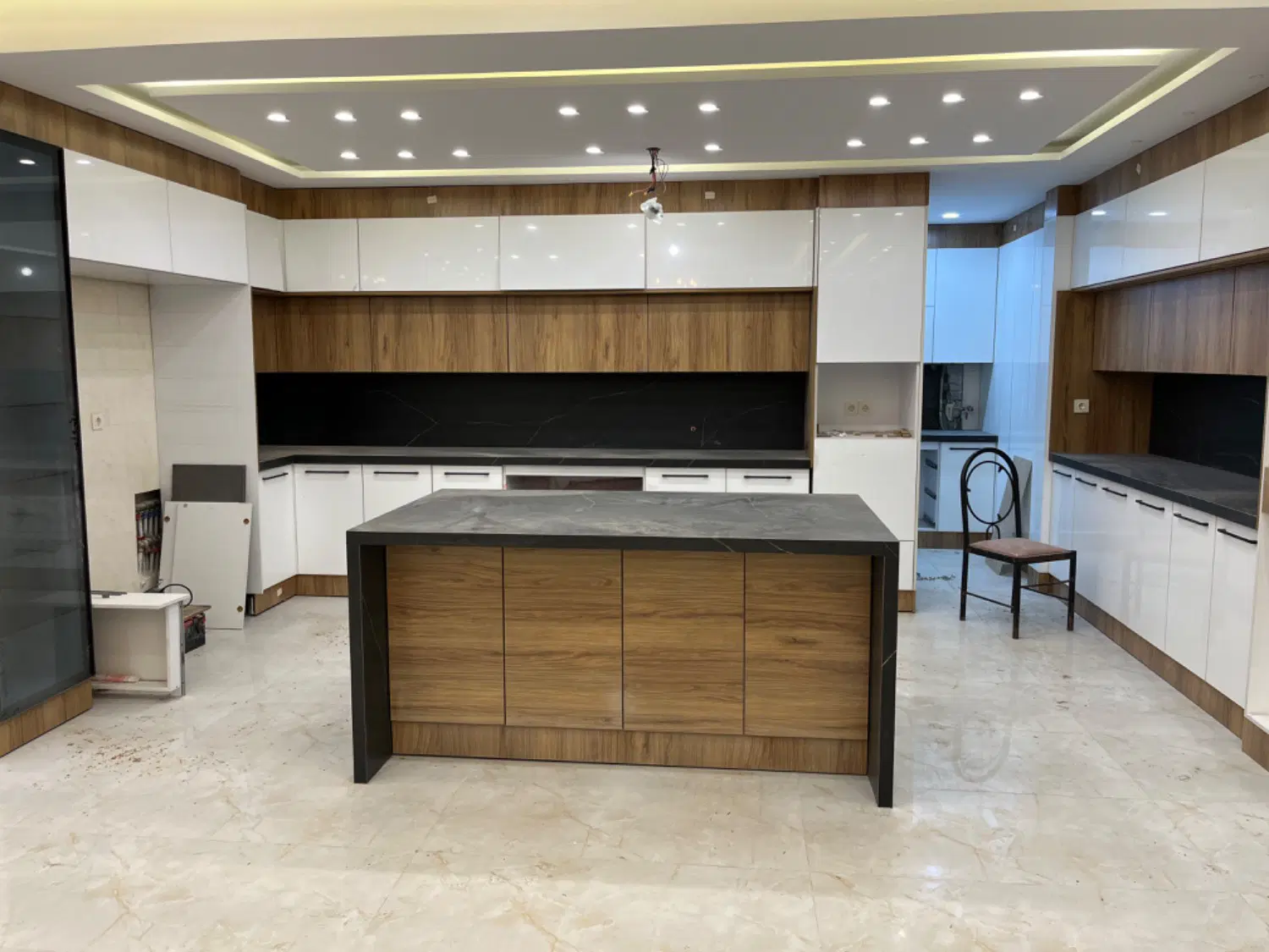 اپارتمان لوکس ۲۴۵ متر تک واحدی ویو باغ شیمی گیاه