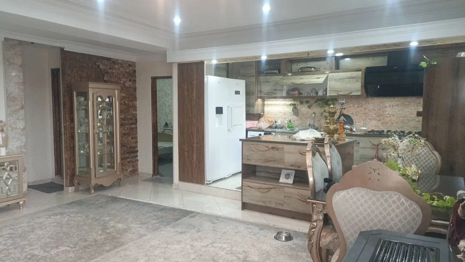 فروش آپارتمان در حصارک بالا ، فول امکانات ، دوخواب