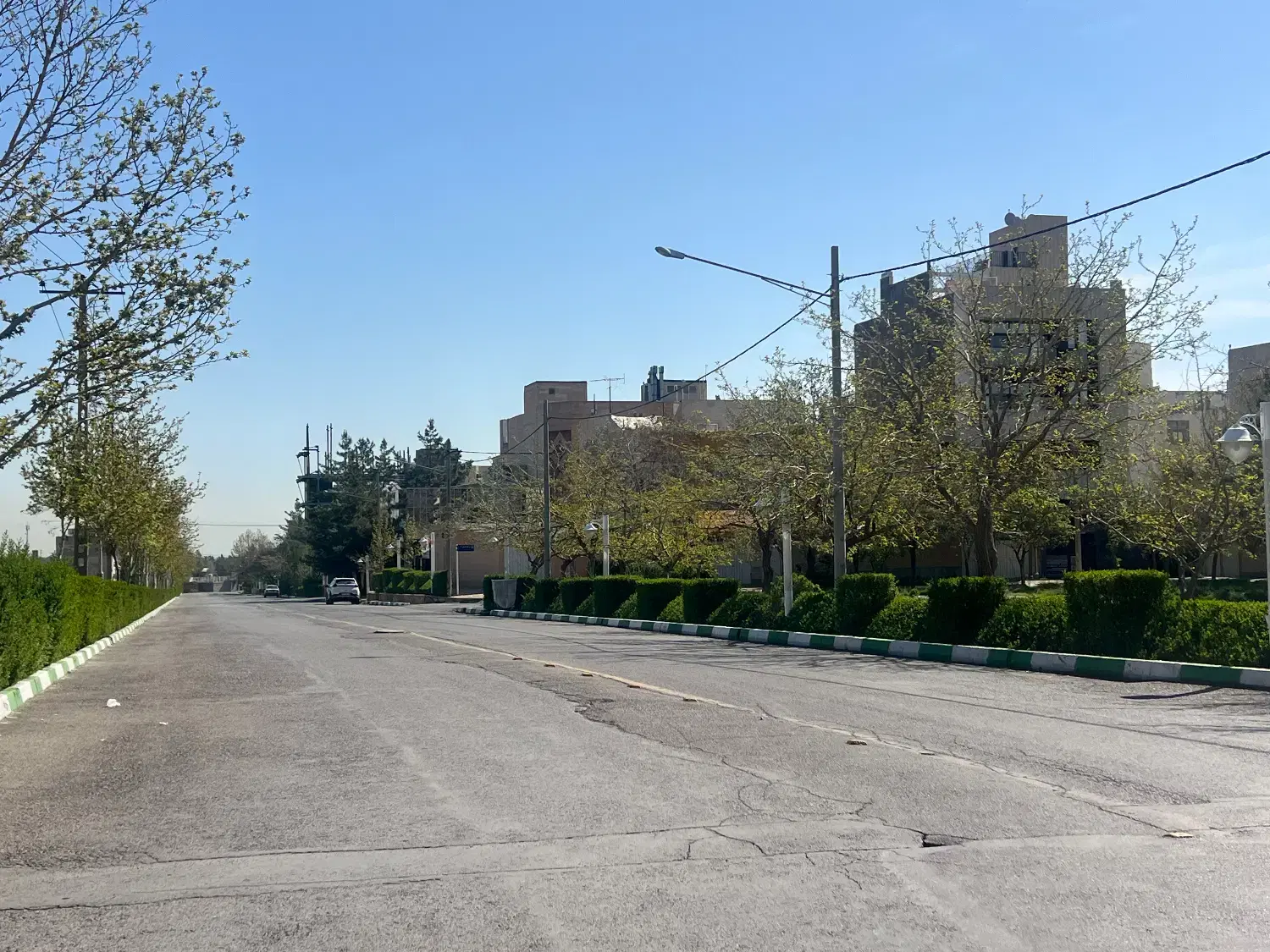 زمین ویلایی۴۶۰ متری دو نبش وکیل اباد با پروانه