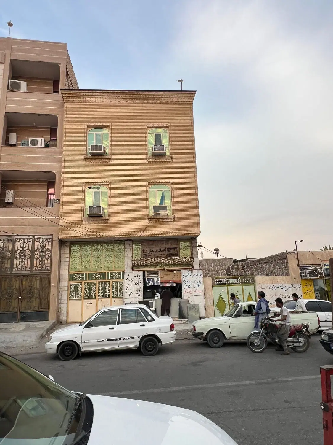 فروش ساختمان 3طبقه تجاری مسکونی