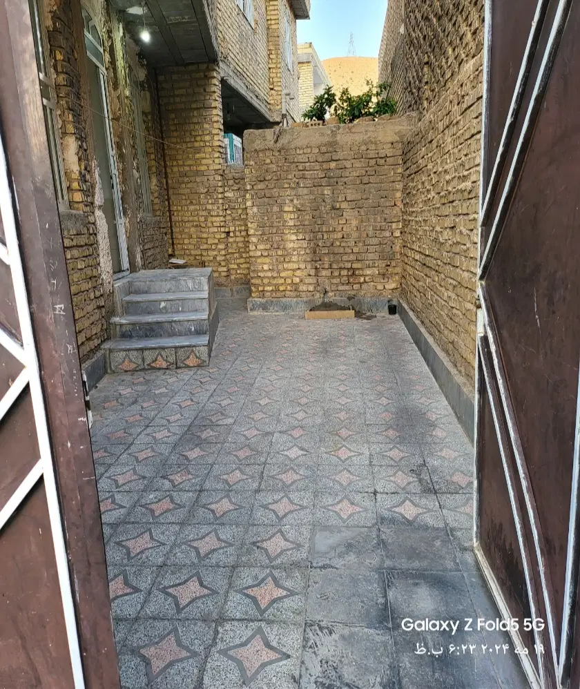 رهن کامل طبقه پایین ماشین رو یک خوابه حیاط دار