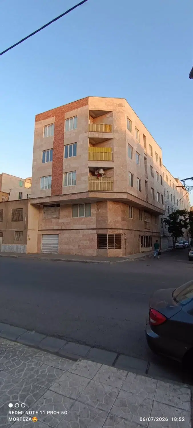 واحد مسکونی هم رهن و اجاره و هم فروش