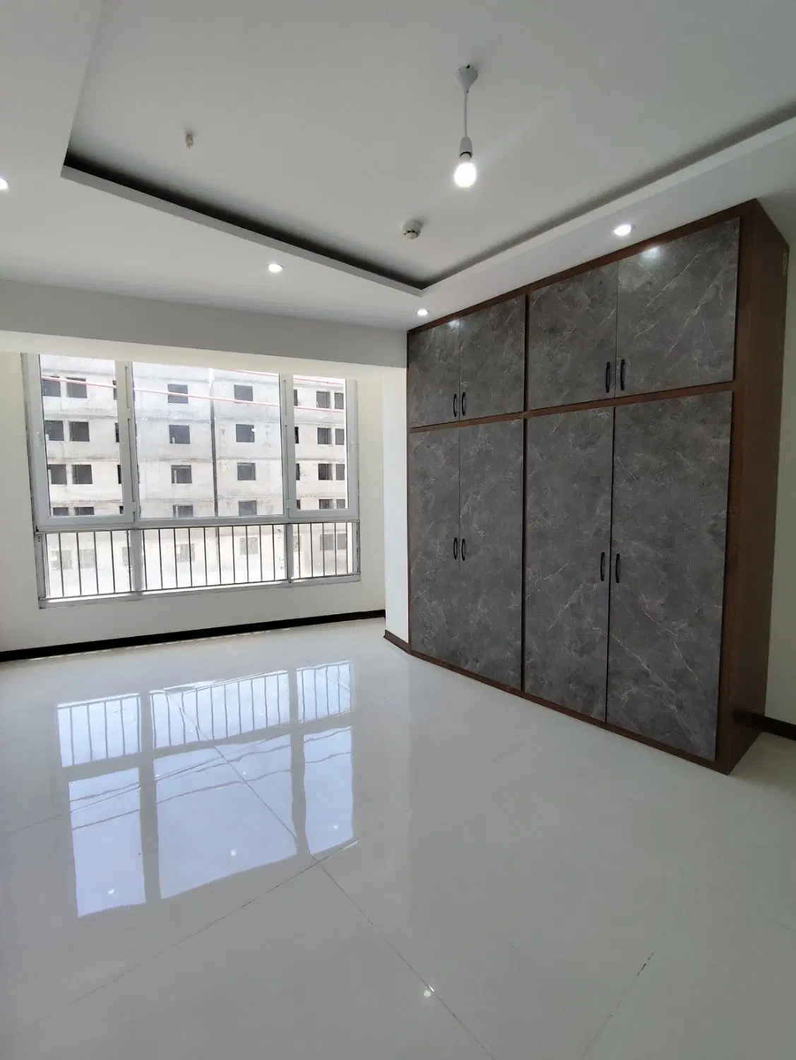 165 متر_سه خواب نور_لوکیشن تاپ