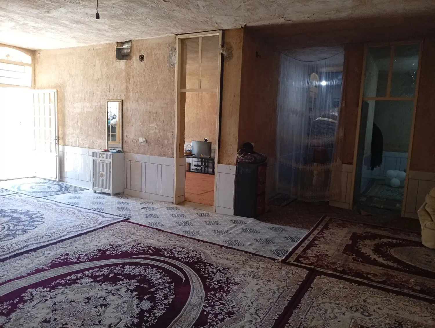 منزل مسکونی طبقه همکف ساختمان کامل مستقل