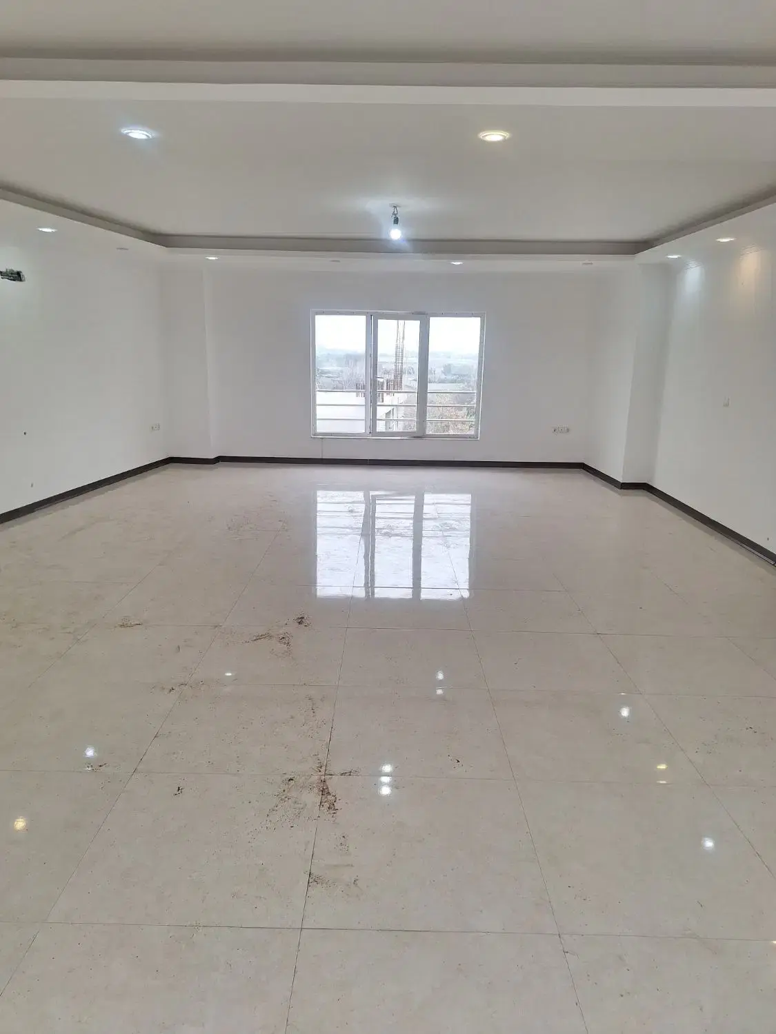 آپارتمان ۱۵۰متری تکواحدی نوساز مادربا نصبیجات