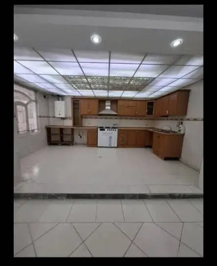 ویلایی تجاری مسکونی بهترین لوکیشن سنندج
