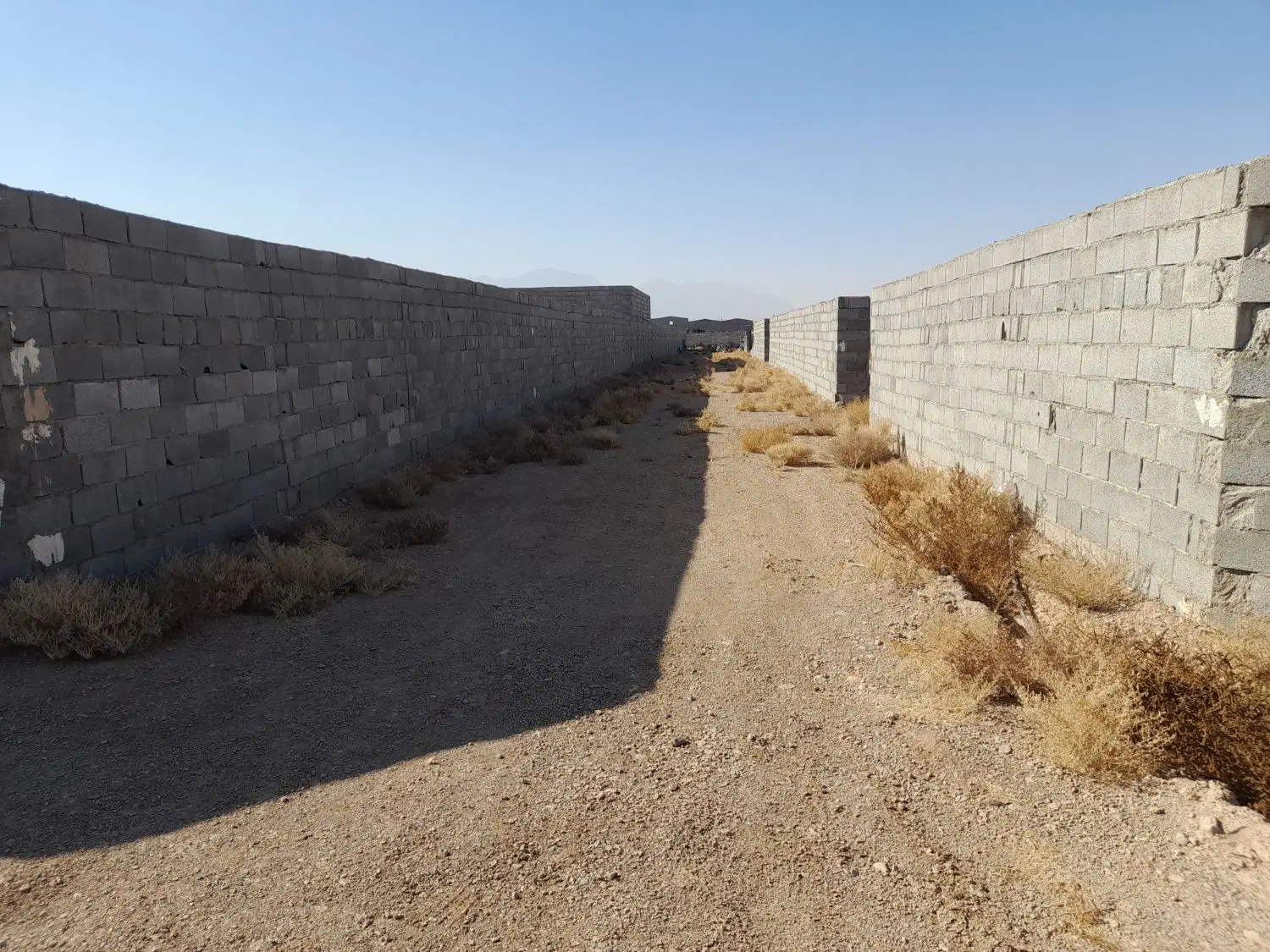 زمین ۳۴۰ متری قلعه شور ( بهارستان)