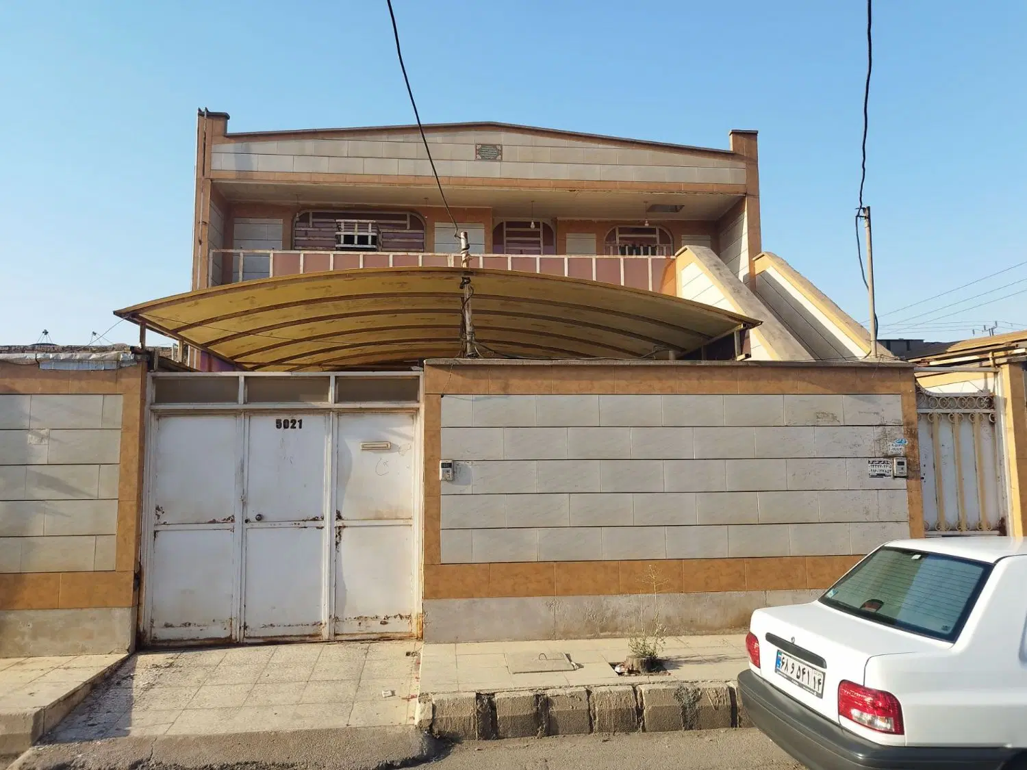 بالا ویلایی خیابان ۱۰ صادقیه