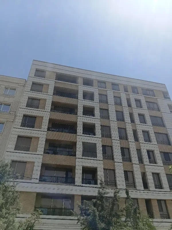 مغازه 30 متری پاخور عالی لوکیشن برتر