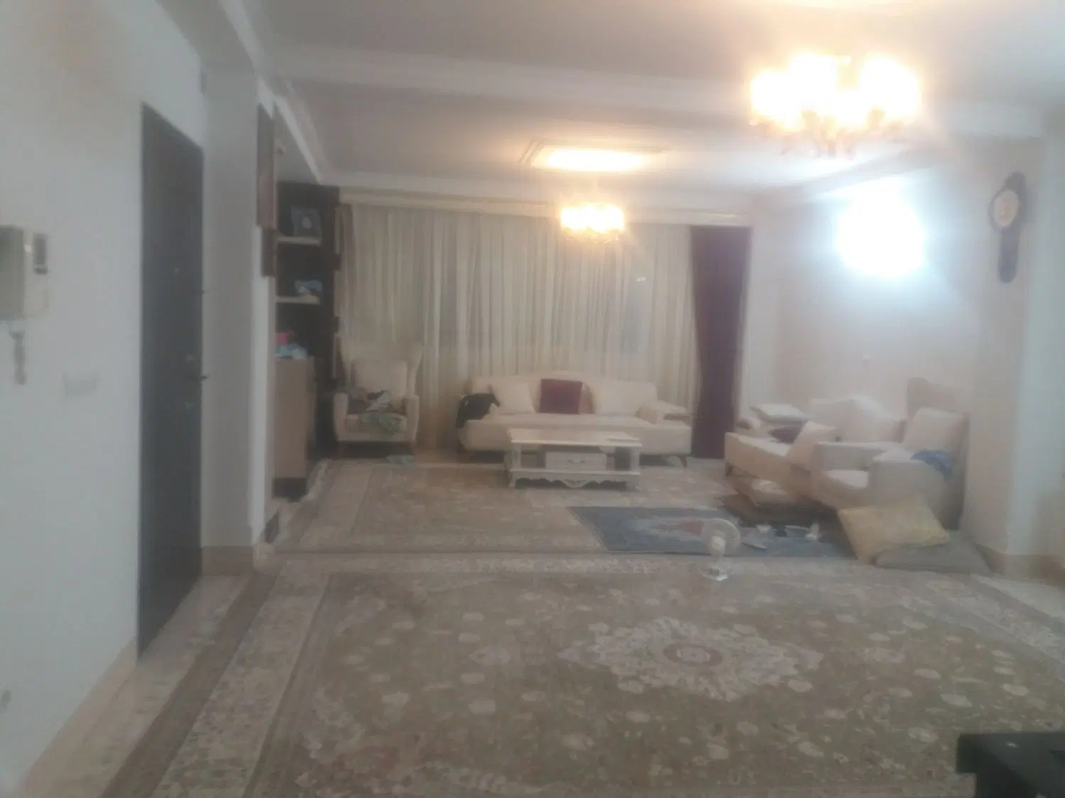 یک واحد آپارتمان طبقه ۳