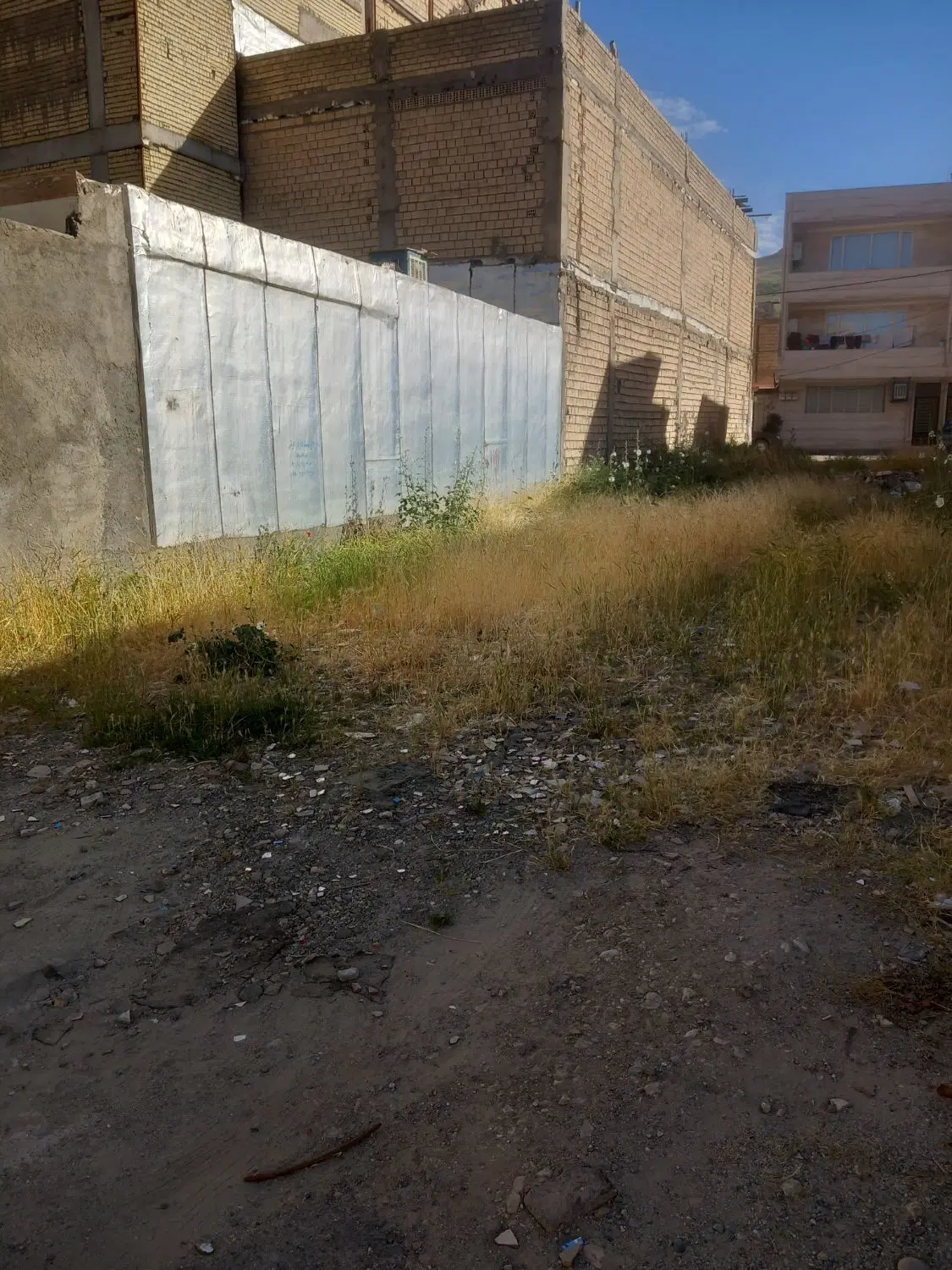 ۴۲۰ متر زمین دو کله