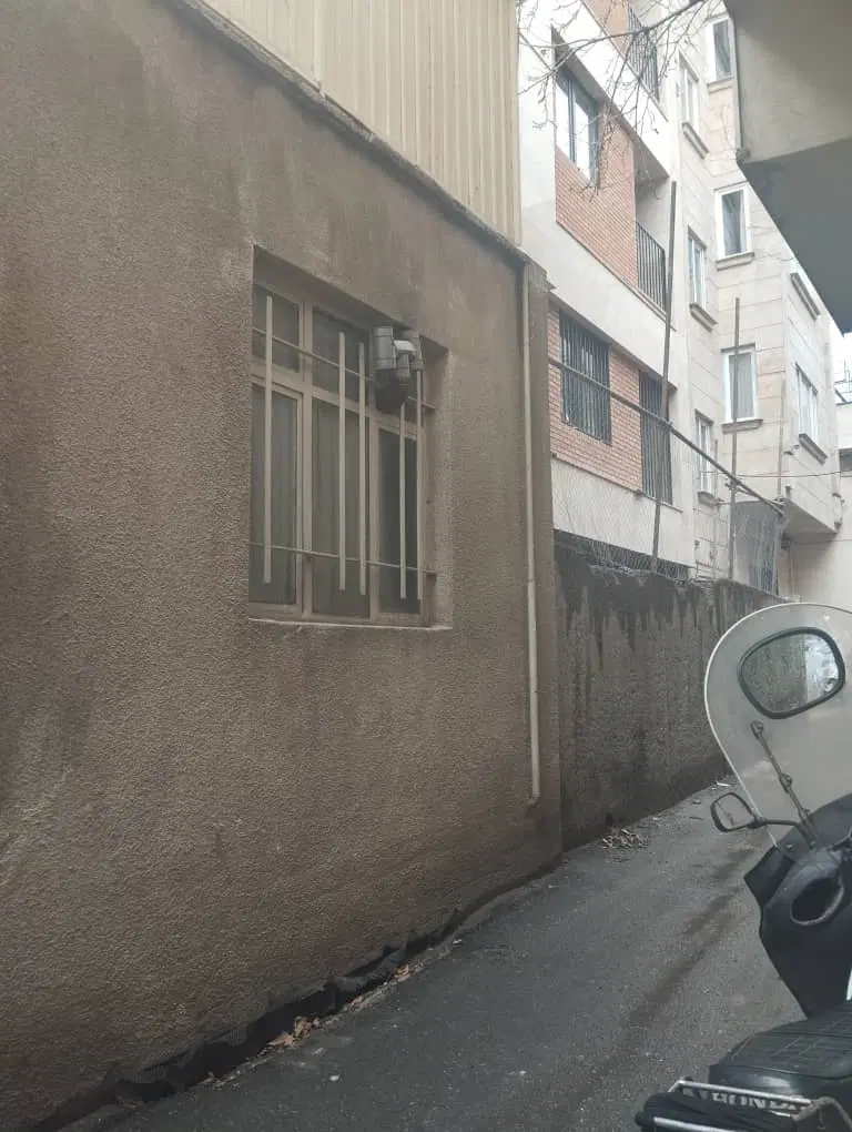 ۳۰۰ متر بر۱۴